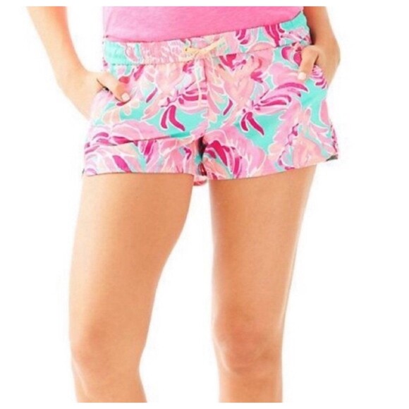 Lilly Pulitzer Luxletic Love Birds Runaround Pull on Shorts size Medium - Picture 5 of 10